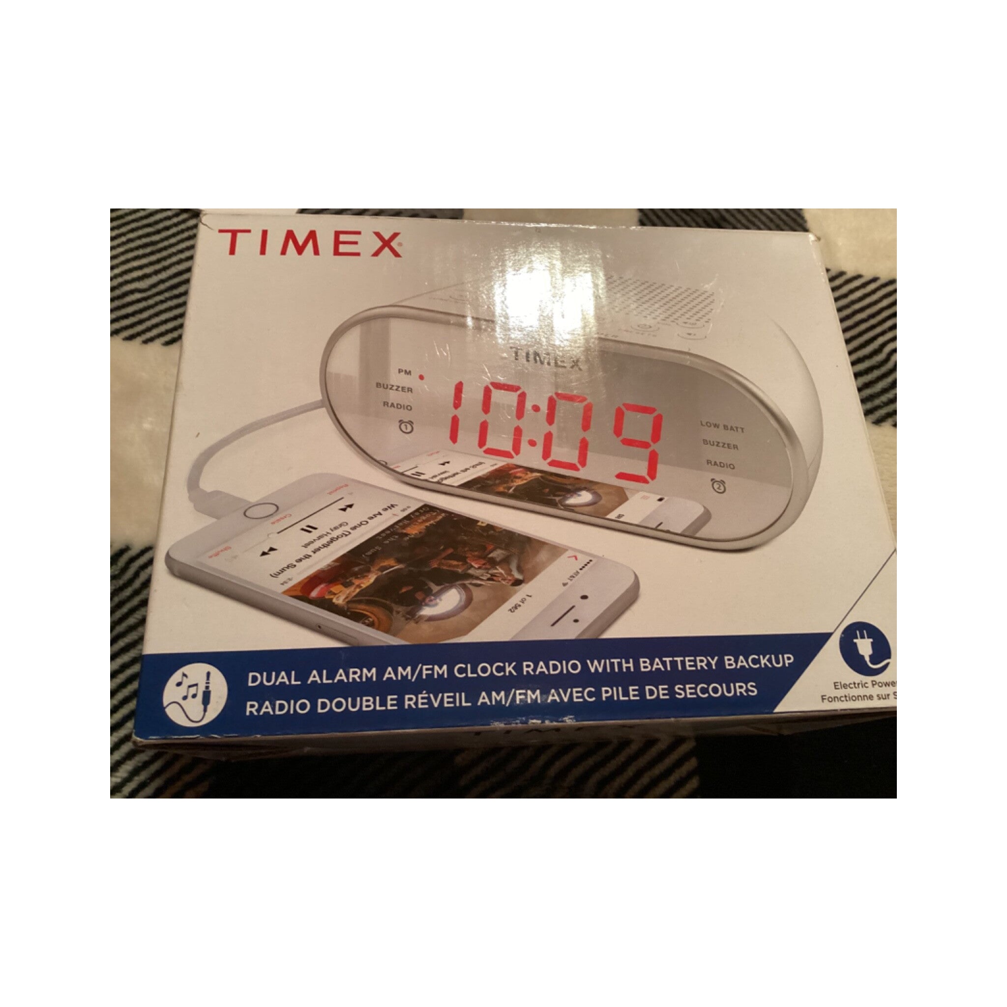 Timex T231G AM/FM Dual Alarm Clock Radio with 1.2-Inch Display and Line-in Jack (Gunmetal) - alternate view 2