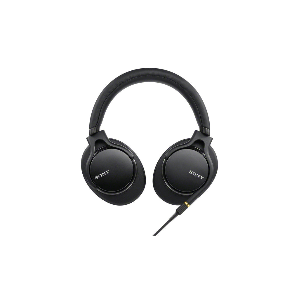 Wired over-ear headphones with 3.5 mm plug and inline microphone/control - image 1